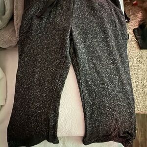 Bobbie Brooks Charcoal and White Patterned Cropped Pants